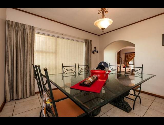 4 BEDROOM HOUSE FOR SALE IN GLENVISTA